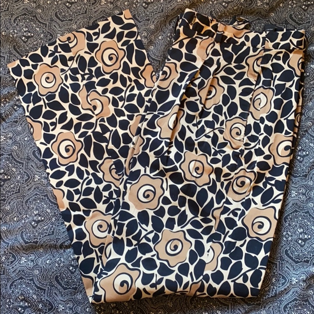 Willi Smith Black and Tan Floral Pleated Pants